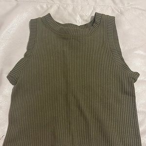Ribbed dark green turtle neck cropped tank top